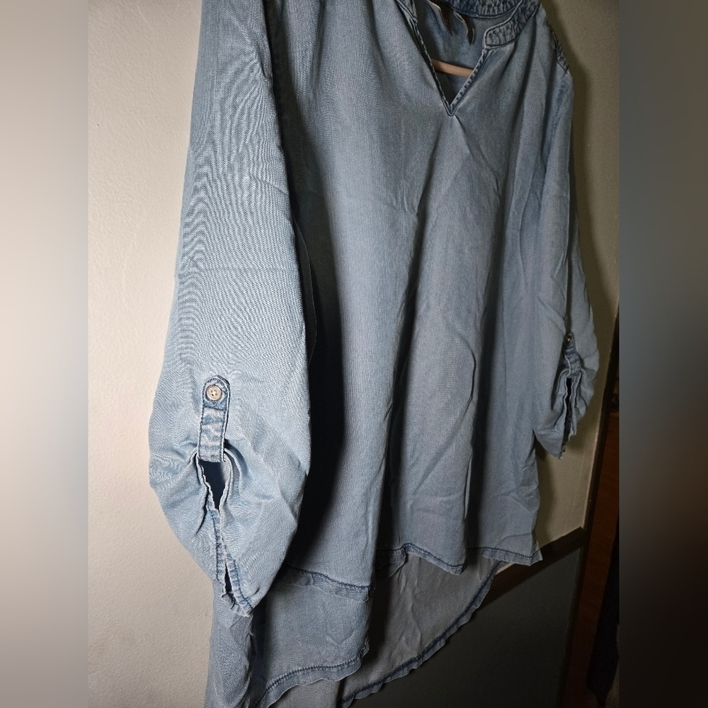 Chicos Womens 3/4 Length Sleeve Asymmetrical Denim Light Blue Top Size 2 - Picture 4 of 7